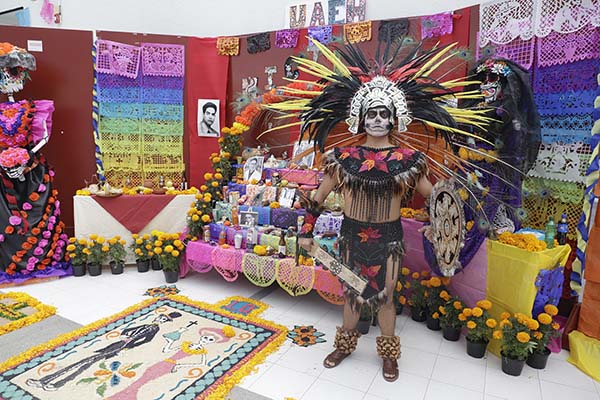 Comunidad de la UAEH celebra el Día de Muertos 5