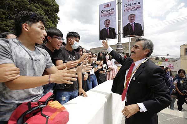 Elige Honorable Consejo a Octavio Castillo Acosta como nuevo rector 4