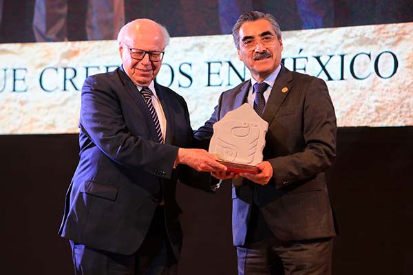  Recibe UAEH el Premio Crónica 2024 en Comunicación Pública  2